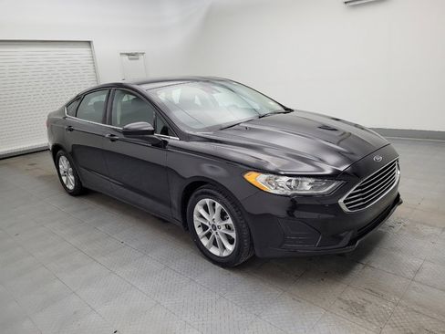 Used 2020 Ford Fusion SE image 11