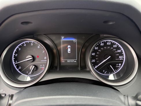 Used 2023 Toyota Camry SE image 11