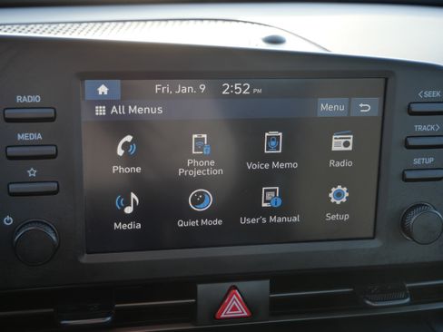 Certified 2025 Hyundai Elantra Sport image 30