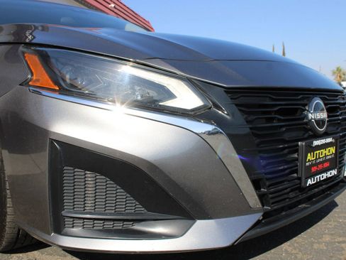 Used 2023 Nissan Altima 2.5 S FWD image 5