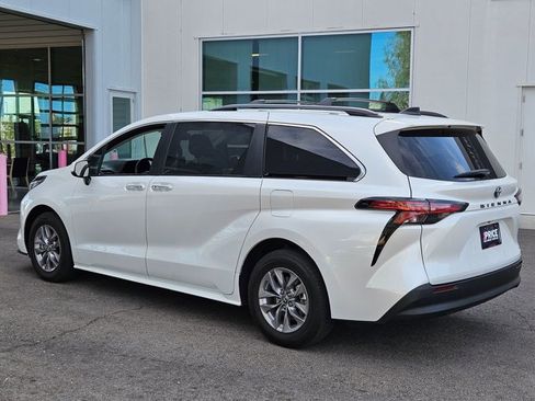 Used 2022 Toyota Sienna XLE FWD image 8