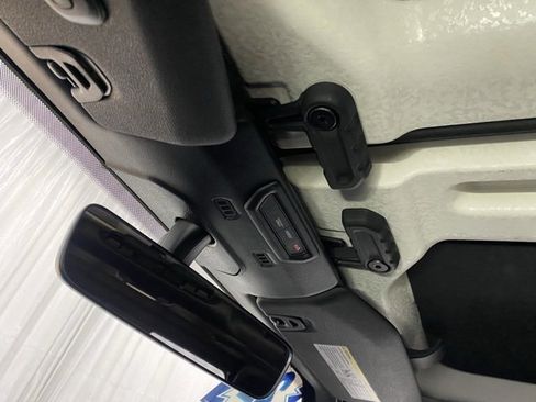 Used 2022 Jeep Gladiator Overland w/ Popular Equipment Package image 21