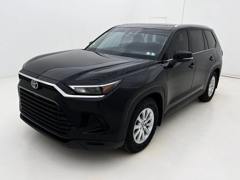 Used 2024 Toyota Grand Highlander AWD image 7