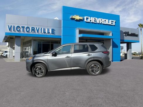 Used 2024 Nissan Rogue SV FWD image 8