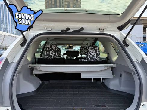 Used 2017 Toyota Prius V Five FWD image 16