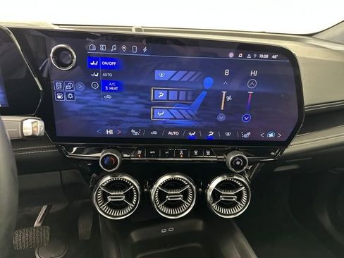 Used 2024 Chevrolet Blazer EV LT image 21