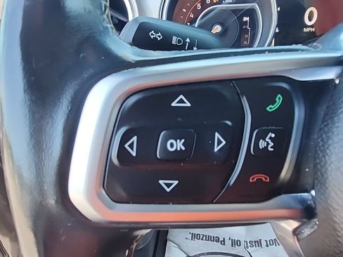 Used 2018 Jeep Wrangler Unlimited Sahara AWD/4WD image 13