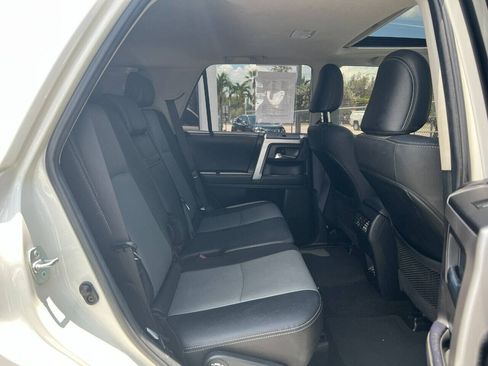 Used 2022 Toyota 4Runner SR5 Premium w/ Moonroof Package RWD image 11