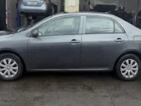 Used 2010 Toyota Corolla LE w/ All Weather Guard Pkg FWD image 3