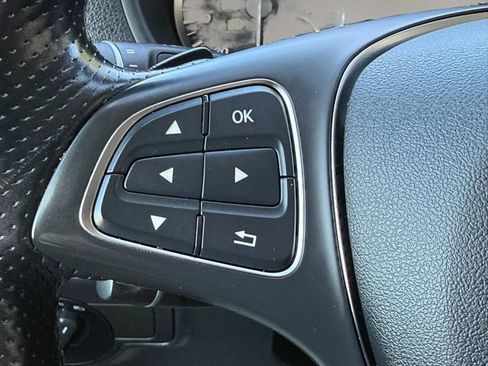Used 2018 Mercedes-Benz Metris Passenger image 25