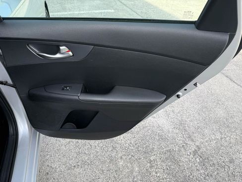 Used 2020 Kia Forte LXS FWD image 22