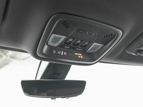 Used 2023 Chevrolet Traverse LT w/ LT Premium Package AWD/4WD image 24