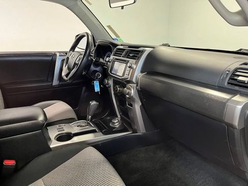Used 2017 Toyota 4Runner SR5 AWD/4WD image 11