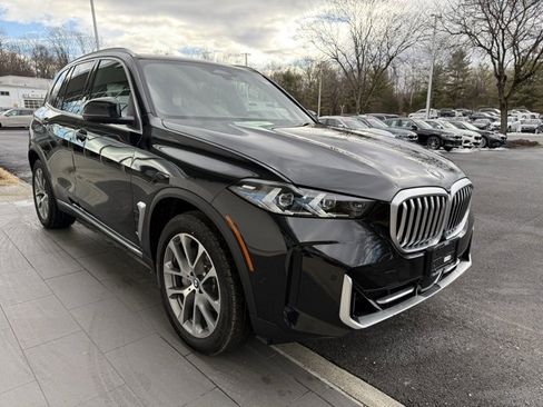 Used 2025 BMW X5 xDrive40i w/ Parking Assistance Package image 5