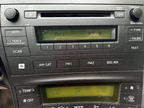 Used 2011 Toyota Prius Three image 13