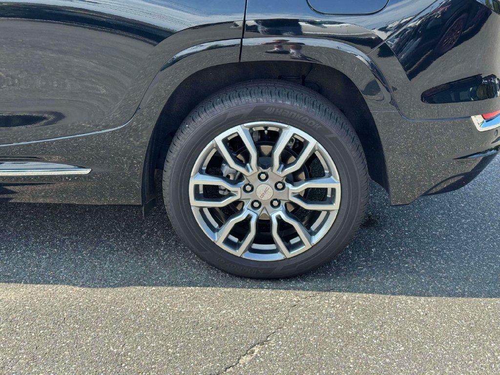 Used 2022 GMC Terrain Denali w/ LPO, 'HIT The Road' Package AWD/4WD image 12