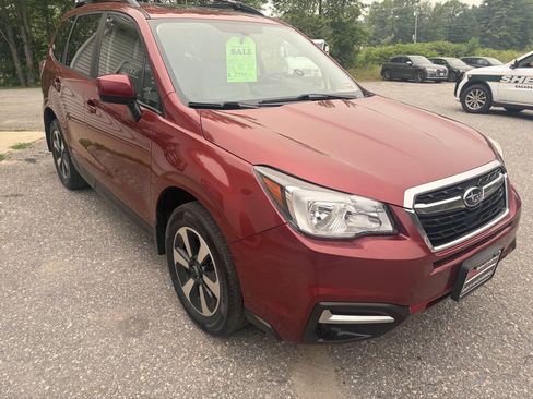 Used 2017 Subaru Forester 2.5i Premium w/ All-Weather Package AWD/4WD image 13
