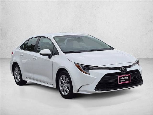 Used 2024 Toyota Corolla LE FWD image 3