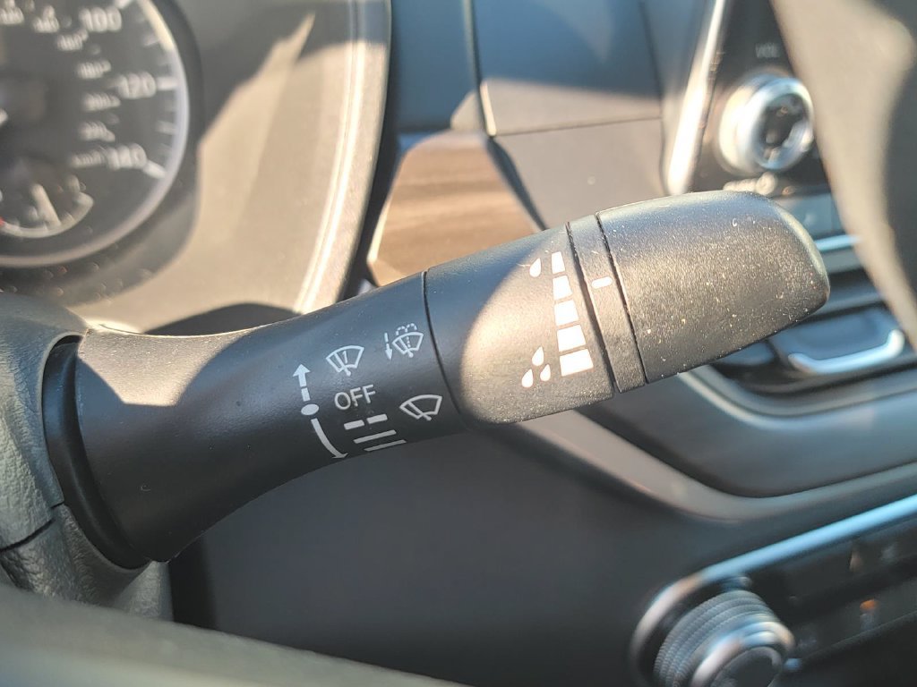 Used 2025 Nissan Altima 2.5 SV FWD image 19