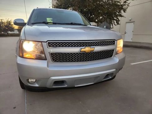 Used 2013 Chevrolet Avalanche LT w/ Texas Edition image 8