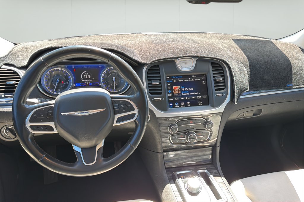 Used 2022 Chrysler 300 Touring w/ Sport Appearance Package RWD image 20