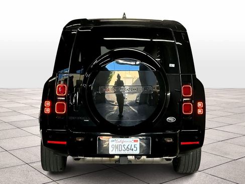 Used 2023 Land Rover Defender 130 X-Dynamic SE image 7