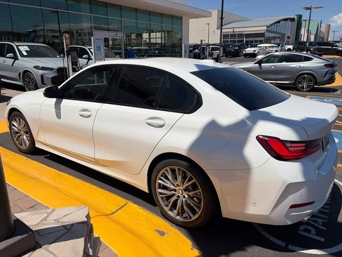 Used 2023 BMW 330i Sedan RWD image 4