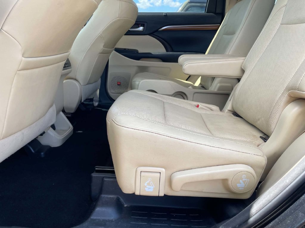 Used 2017 Toyota Highlander Limited FWD image 23
