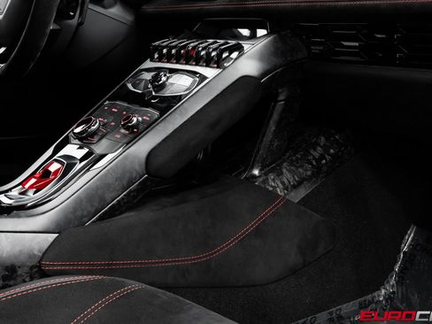 Used 2018 Lamborghini Huracan Performante image 36