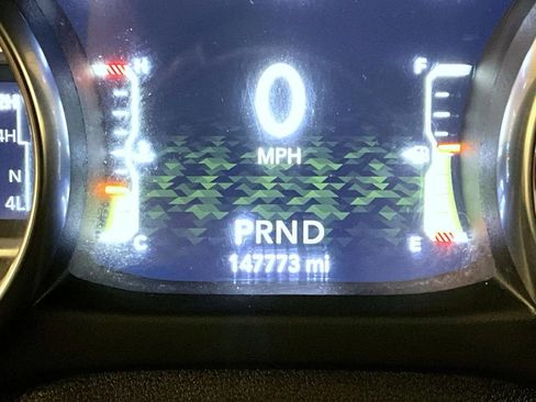 Used 2021 Jeep Gladiator Overland AWD/4WD image 14
