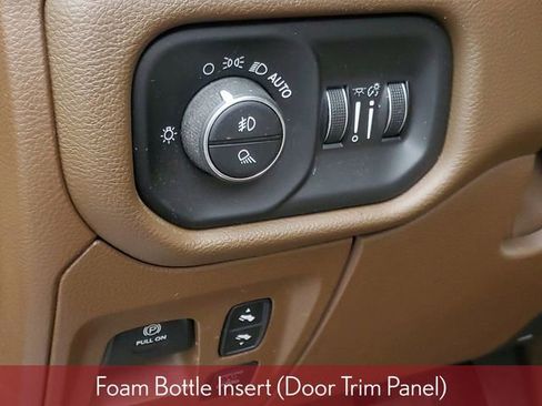 Used 2019 RAM 1500 Laramie image 17