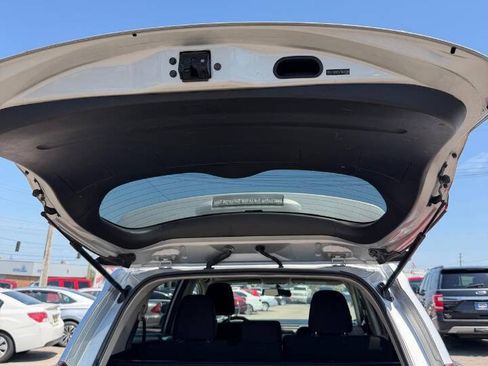 Used 2013 Toyota RAV4 XLE AWD/4WD image 20