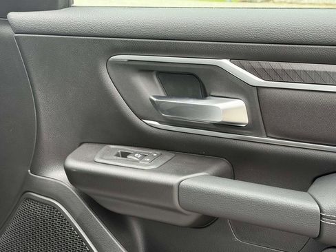 New 2026 RAM 1500 4x4 Crew Cab image 8