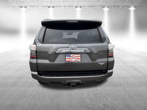 Used 2021 Toyota 4Runner SR5 Premium w/ Moonroof Package AWD/4WD image 5