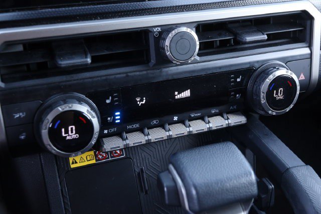 Used 2025 Toyota 4Runner Limited AWD/4WD image 20