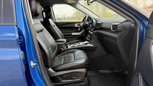 Used 2022 Ford Explorer Limited w/ Equipment Group 301A AWD/4WD image 13