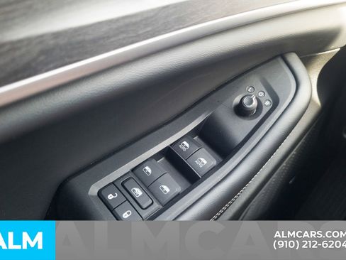 Used 2024 Jeep Grand Cherokee Limited 4xe AWD/4WD image 17