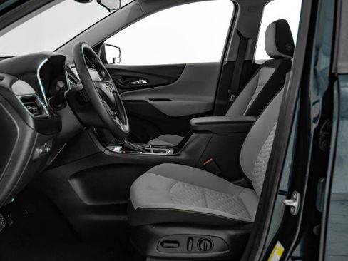 Used 2021 Chevrolet Equinox LS image 27