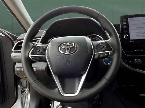 Used 2024 Toyota Camry XLE image 16