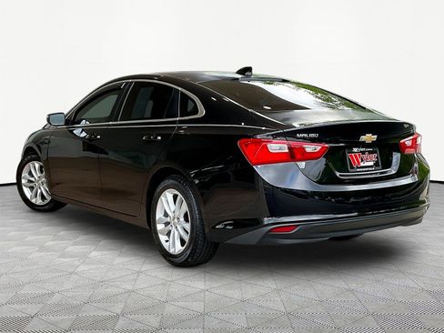 Used 2017 Chevrolet Malibu LT FWD image 4