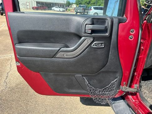 Used 2012 Jeep Wrangler Unlimited Sport AWD/4WD image 7