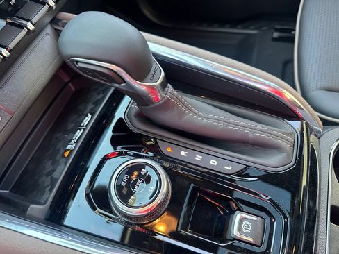 New 2026 GMC Canyon Denali AWD/4WD image 18
