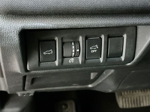 Used 2025 Subaru Outback Premium image 17