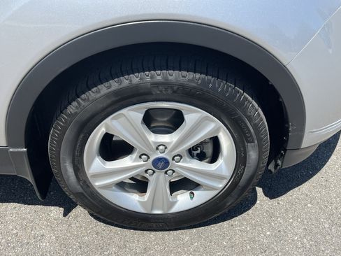 Used 2016 Ford Escape SE w/ Equipment Group 201A AWD/4WD image 29