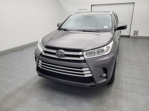 Used 2019 Toyota Highlander XLE FWD image 15
