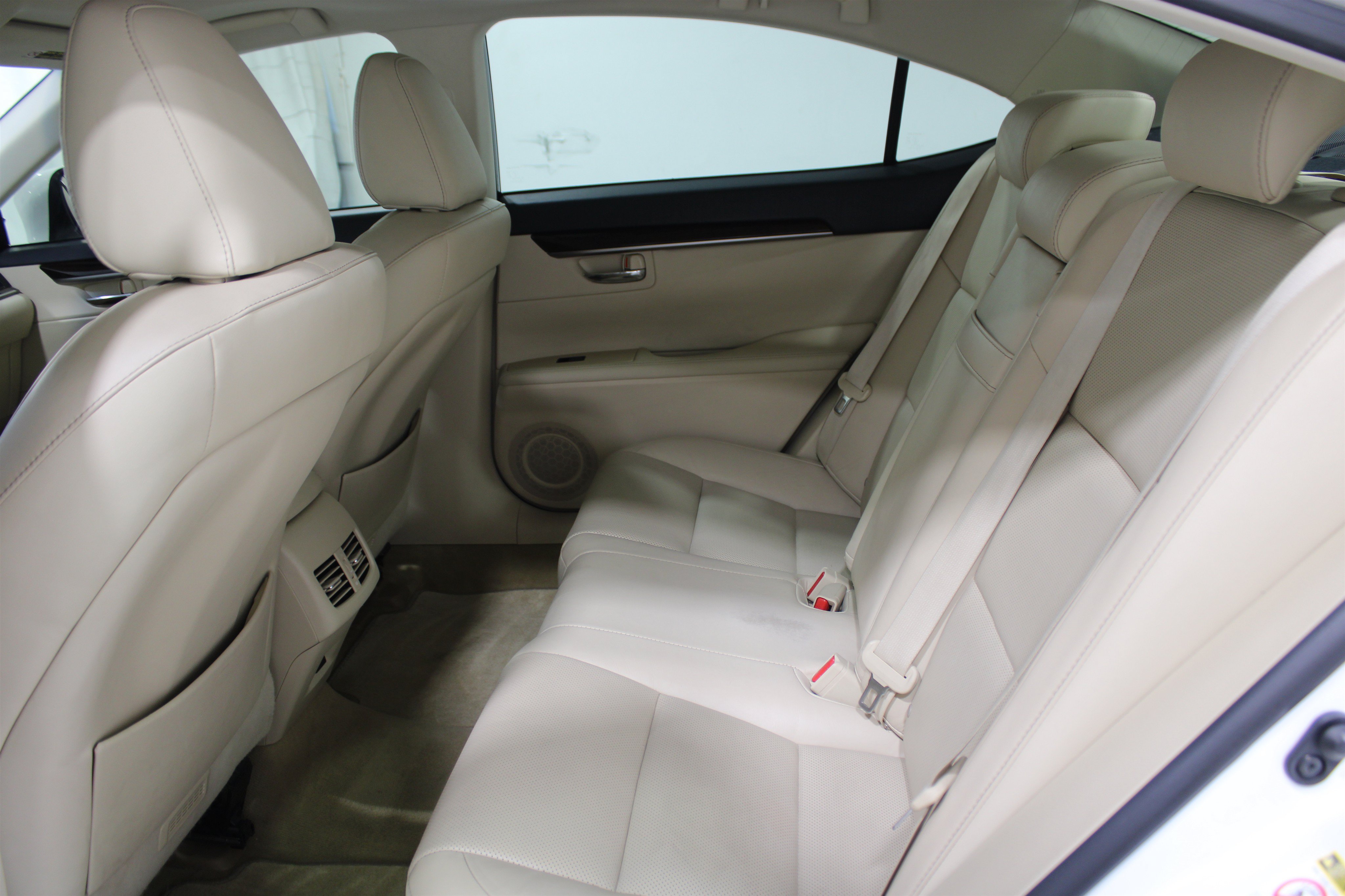 Used 2015 Lexus ES 350 w/ Luxury Package FWD image 29