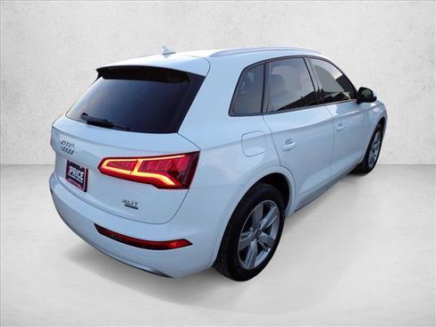 Used 2018 Audi Q5 2.0T Premium w/ Convenience Package image 4