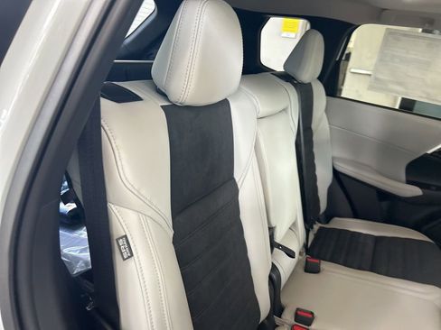 New 2025 Mitsubishi Outlander SE image 27