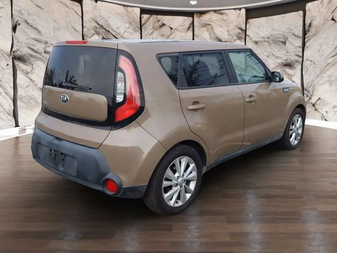 Used 2015 Kia Soul + image 5