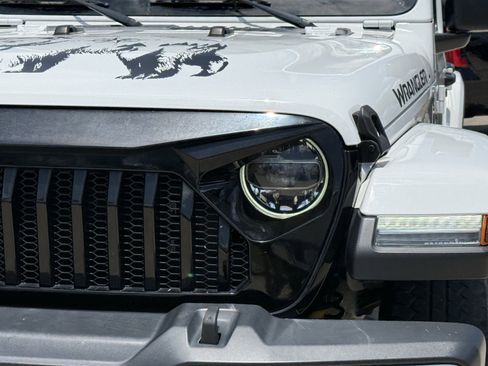 Used 2020 Jeep Wrangler Unlimited Sahara AWD/4WD image 11